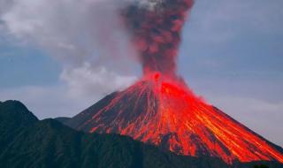 富士山形成时间